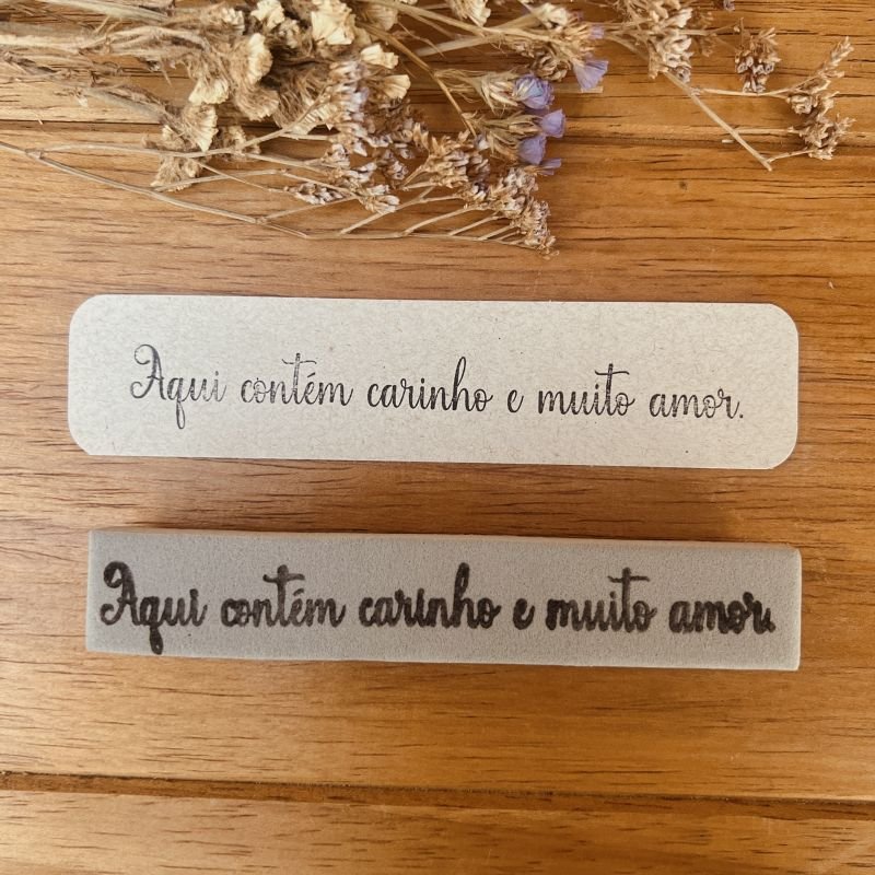 CARIMBO DE FRASE AQUI CONTÉM CARINHO E MUITO AMOR